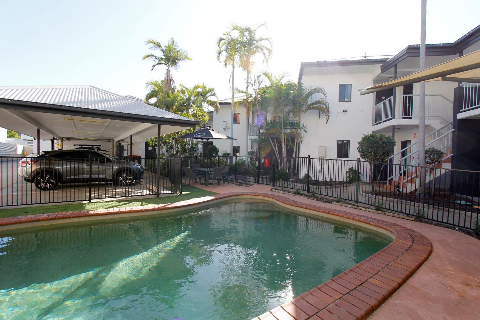 Coffee House Apartment Motel Rockhampton Bagian luar foto