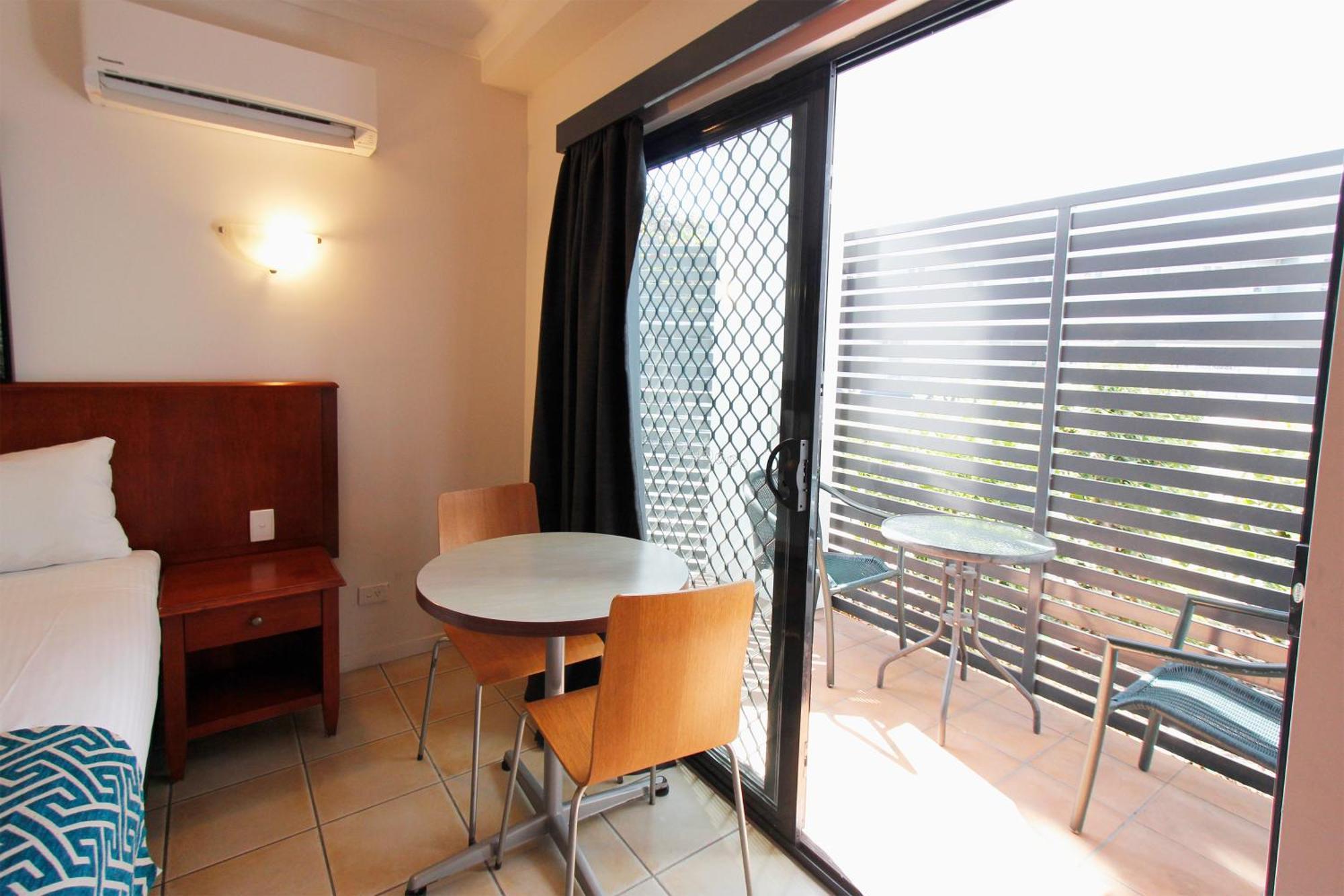 Coffee House Apartment Motel Rockhampton Bagian luar foto