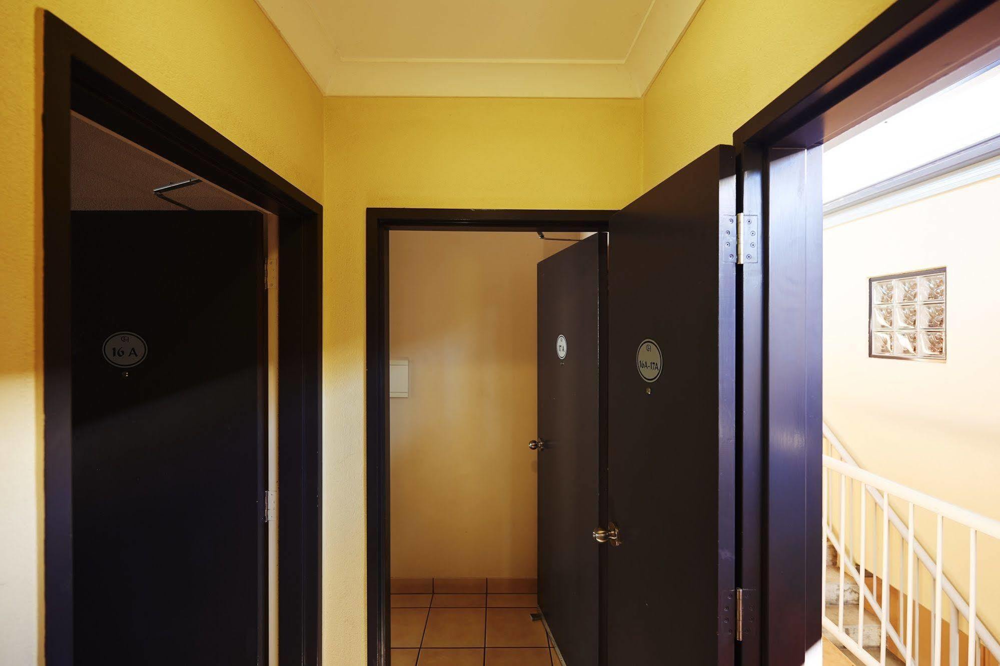 Coffee House Apartment Motel Rockhampton Bagian luar foto